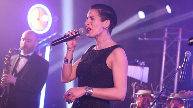 vignette viméo can't hold us par Parigroove - orchestre de mariage
